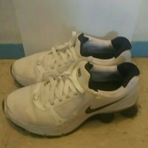 Size 9 White Nike Turbo 10.